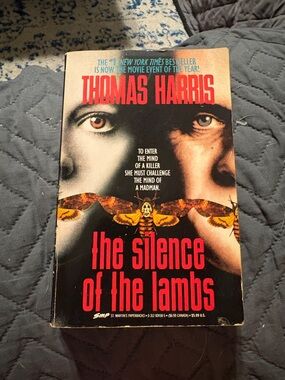 Thomas Harris "The Silence of the Lambs" Paperback - Black & Red Cover